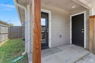 Building Photo - 806 N Broughton St