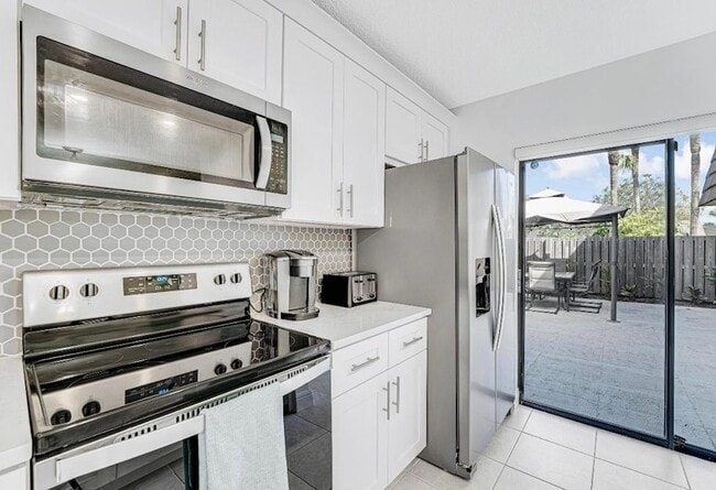 Building Photo - 2439 24th Way