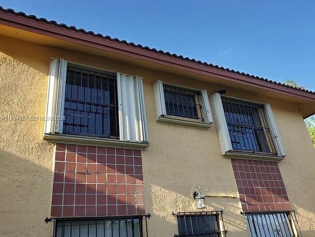 Building Photo - 10885 NW 7th St