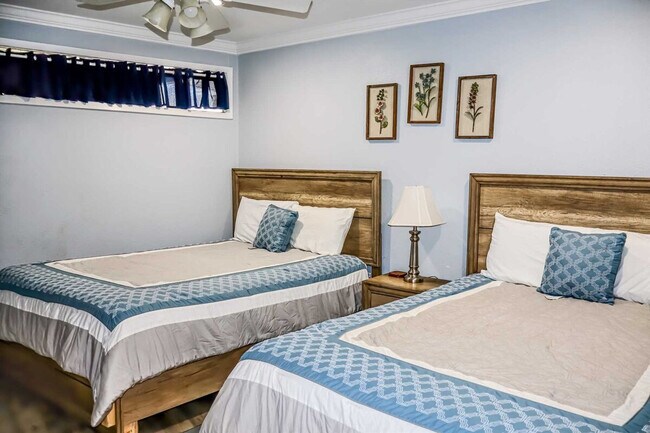 Building Photo - 5008 Gulf Blvd