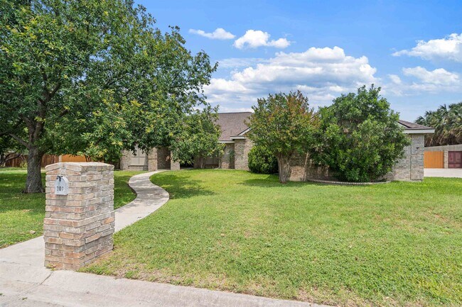 Building Photo - 307 Echo Valley Dr