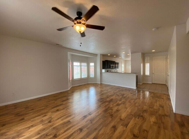 Building Photo - SPACIOUS HOME FOR RENT IN CORAL CANYON