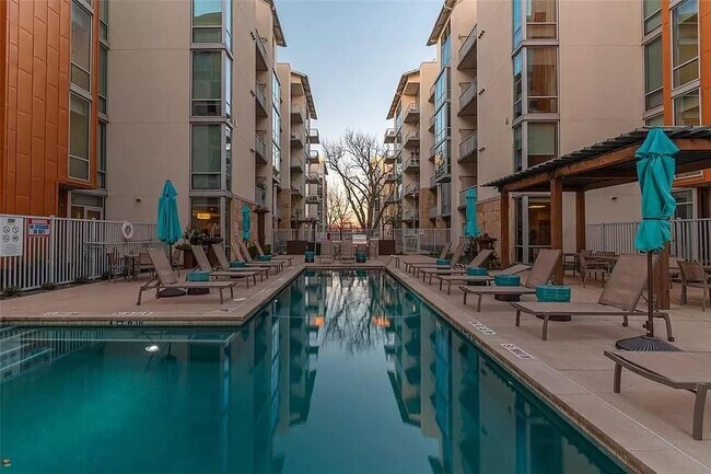 Building Photo - 1600 Barton Springs Rd