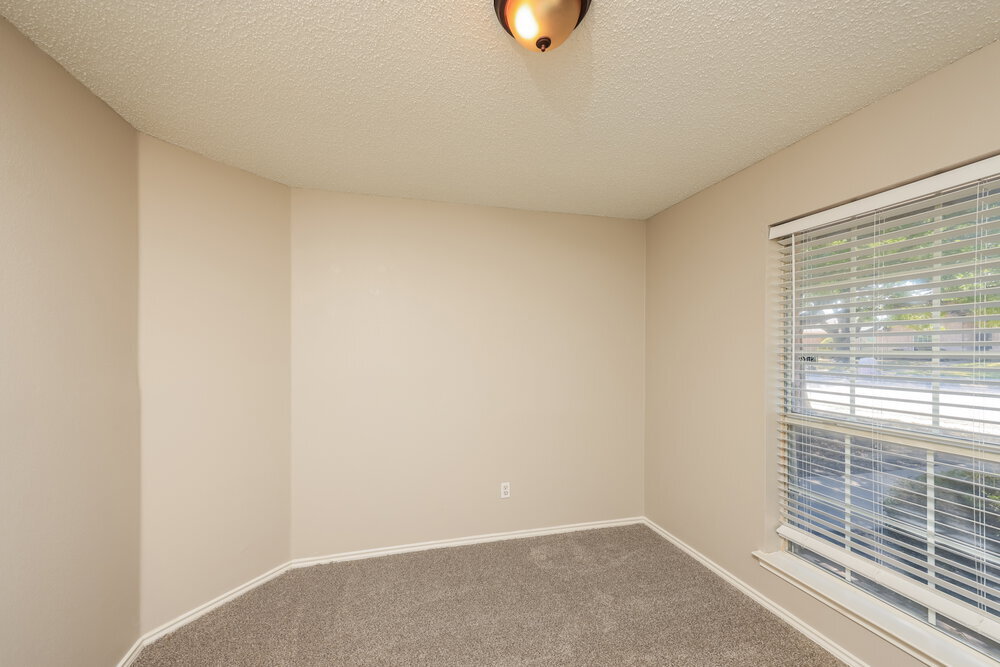 Building Photo - 1357 Meadow Creek Dr