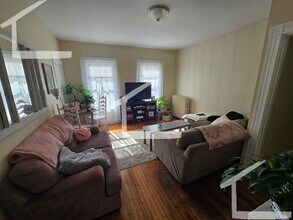 Building Photo - 52 Falkland St