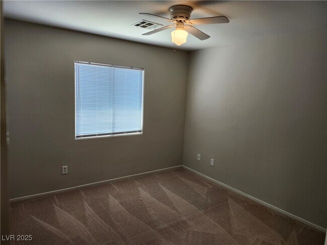 Building Photo - 5165 Paradise Skies Ave
