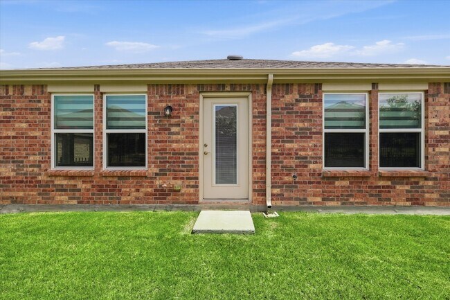 Building Photo - 1256 Eagle Ln