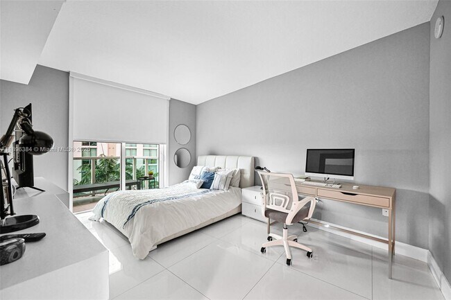 Building Photo - 250 Sunny Isles Blvd