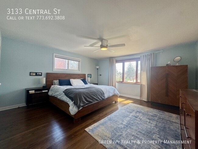 Building Photo - 3133 Central St