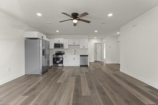 Building Photo - 148 Claire Ave