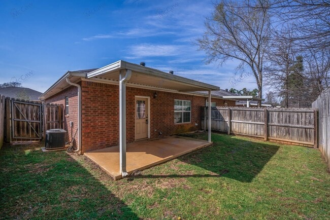 Building Photo - 1612 Stanley Drive