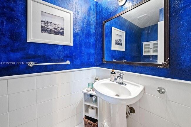 Building Photo - 410 Sailboat Cir