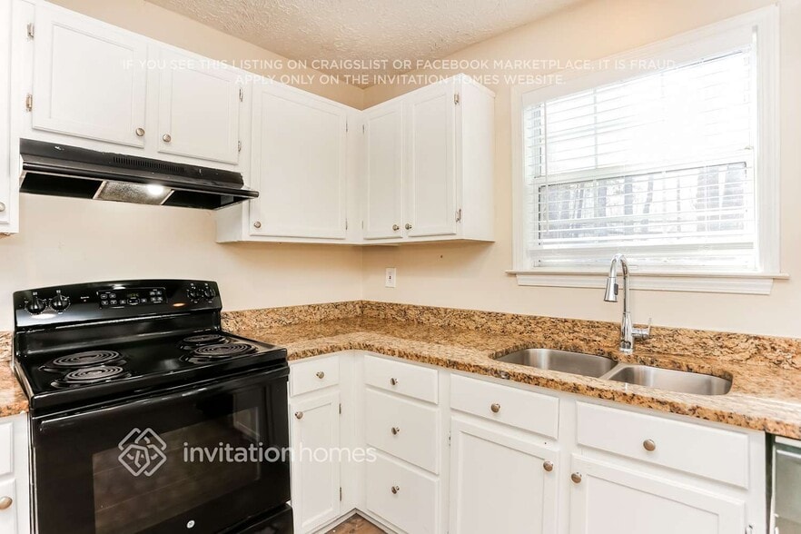 Building Photo - 2655 Plantation Way