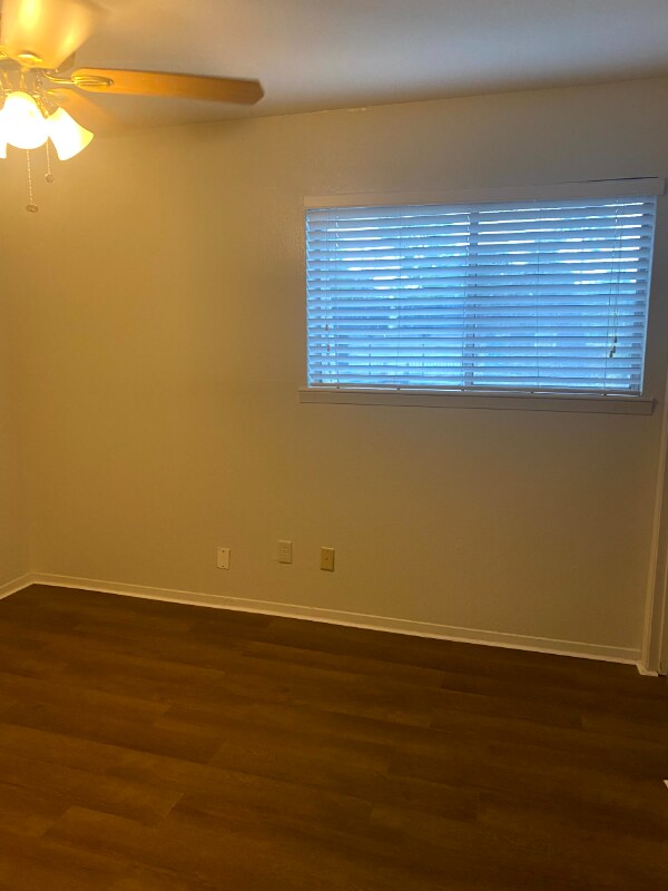 Building Photo - 206 N Pine Ave