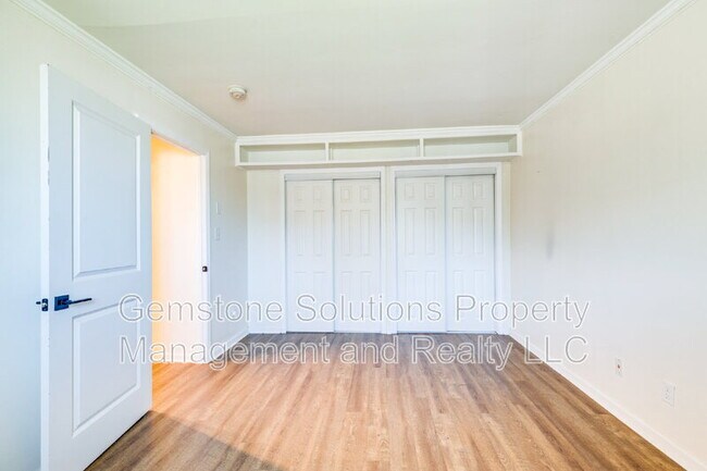 Building Photo - 201 Acklen Park Dr