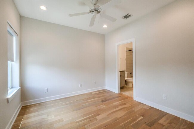 Building Photo - 1523 Hickory St