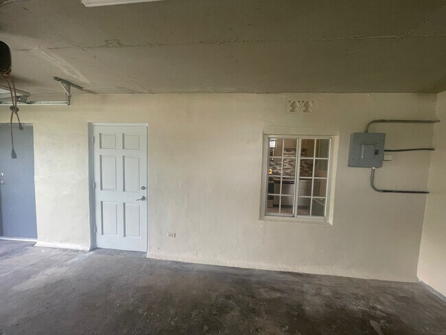 Building Photo - 15250 Jackson Dr