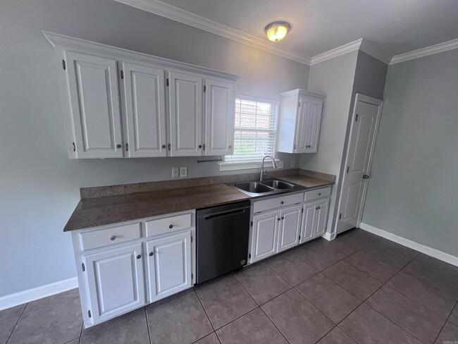 Building Photo - 516 Crepe Myrtle Loop