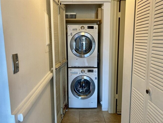 Building Photo - 304 47th Ave Dr W