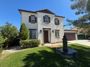 Building Photo - 2307 Thorncroft Cir