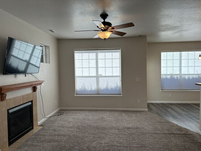 Building Photo - Spacious 3 bedroom townhome near Peterson ...