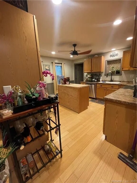 Building Photo - 23 St James Row