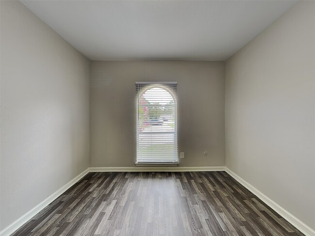 Building Photo - 16007 Brookford Dr