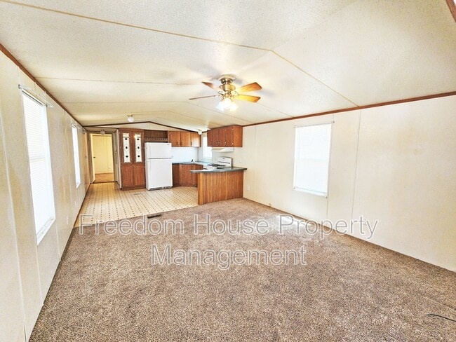 Building Photo - 3851 W Donner St