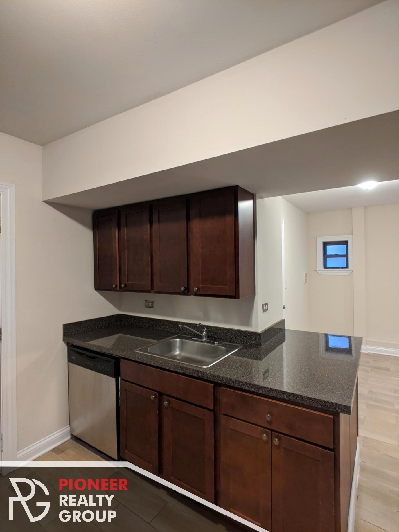 Building Photo - 3721 N Pine Grove Ave