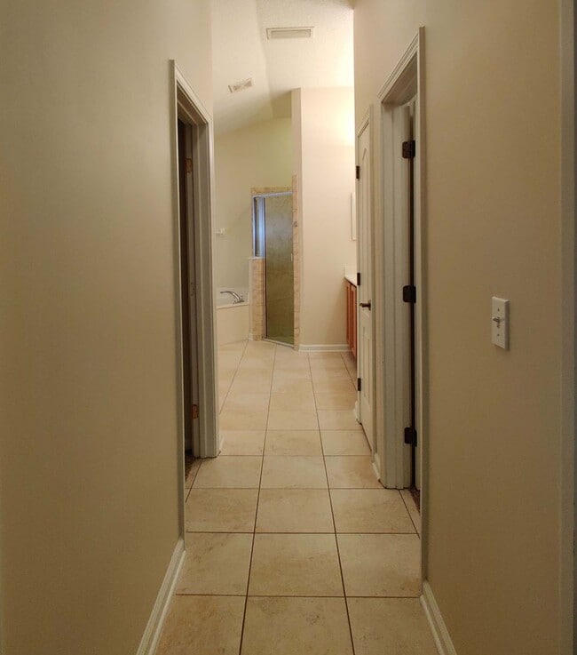 Building Photo - 3 BR  2 BA  Home Timberlake @ Oakleaf Plan...
