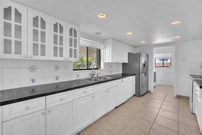 Building Photo - 13340 NW 8th Ct