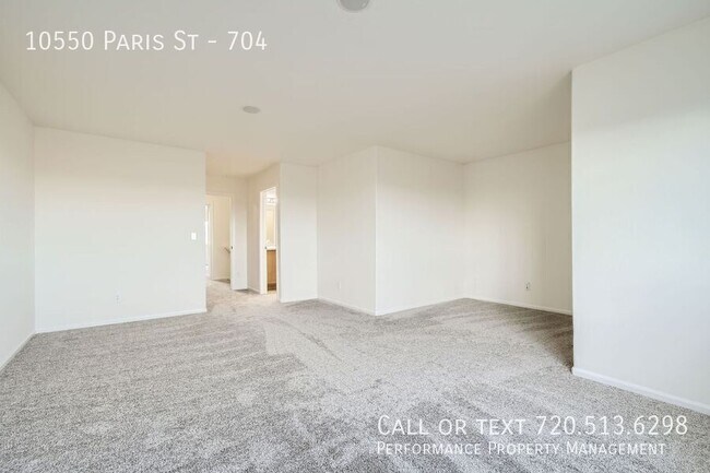 Building Photo - 10550 Paris St