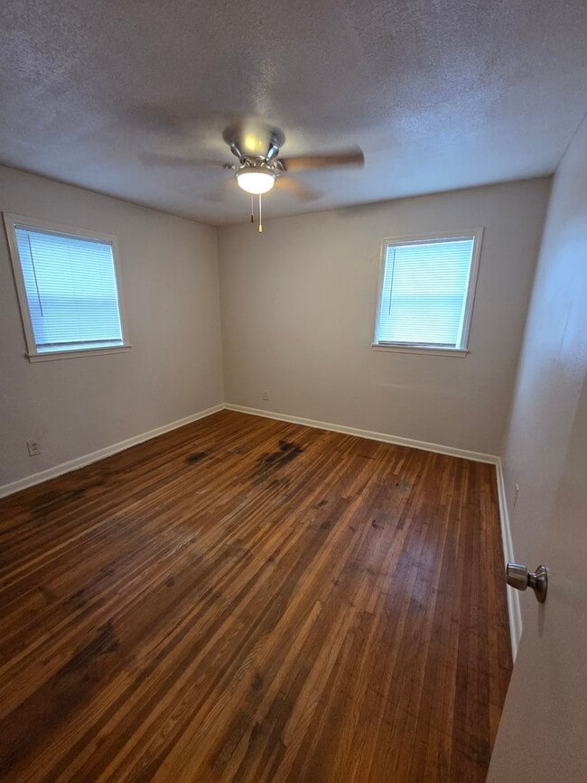 Building Photo - 2565 N Kansas St