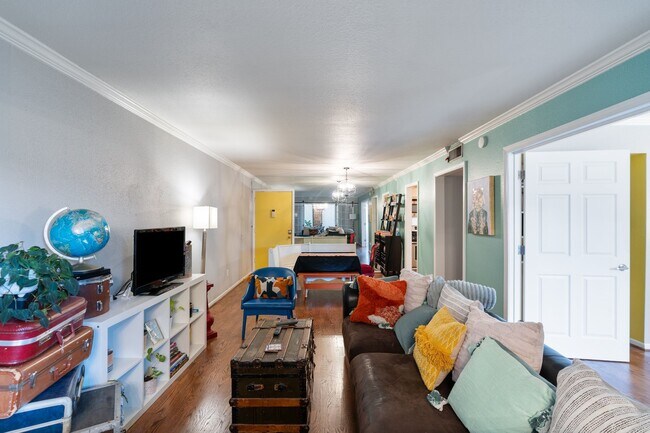 Building Photo - 7575 Katy Fwy