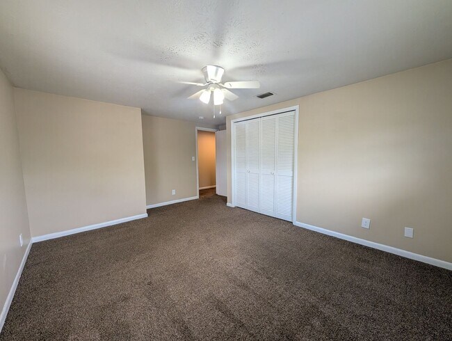 Building Photo - 6038 mh