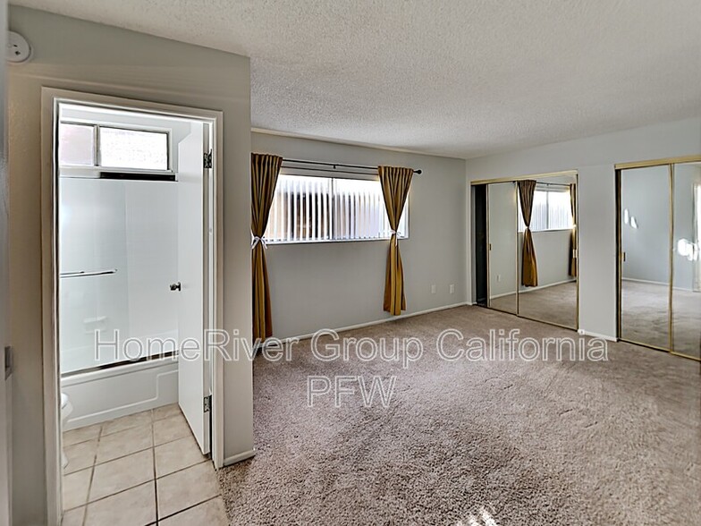 Building Photo - 5500 Lindley Ave