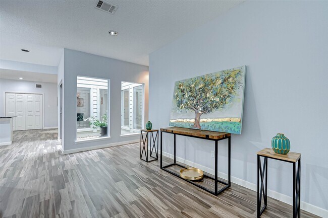 Building Photo - 395 Rancho Bauer Dr