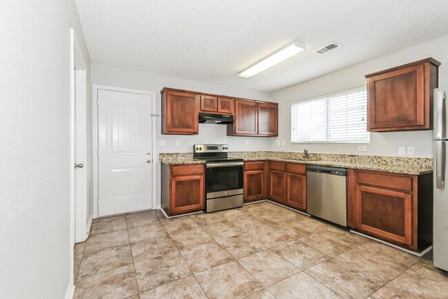 Building Photo - 2500 Boxford Ln