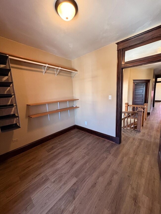 Building Photo - 327 Ash St