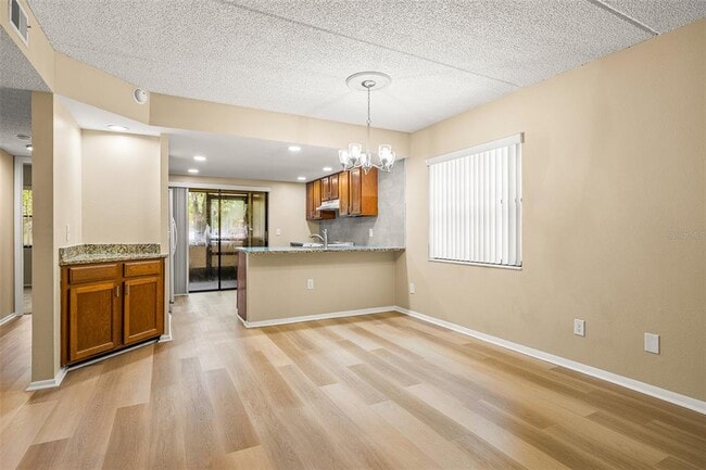 Building Photo - 125 Woodlake Wynde
