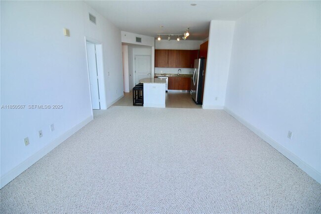 Building Photo - 1945 S Ocean Dr