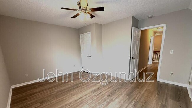 Building Photo - 804 Falling Wind Ct