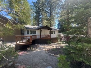 Building Photo - Charming 3 Bed, 2 Bath on Gardner Mountain