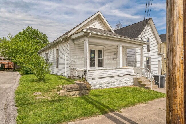 Building Photo - 421 Walnut Ave