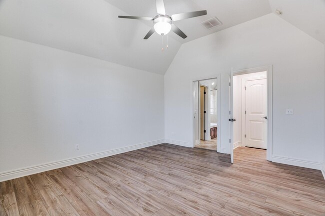 Building Photo - Charming 3-Bedroom Home for Rent in Fayett...