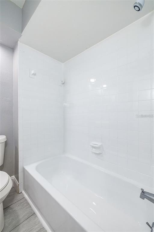 Building Photo - 6211 Oak Cluster Cir
