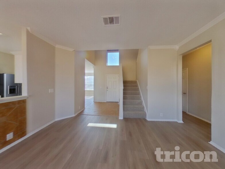 Building Photo - 3276 Raleigh Dr