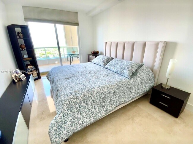 Building Photo - 21055 Yacht Club Dr