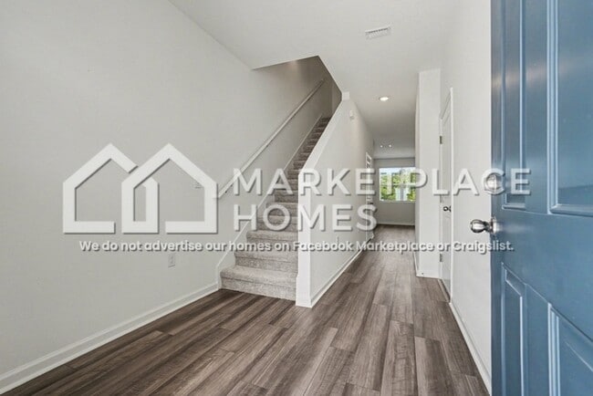 Building Photo - 11910 Sylvia St