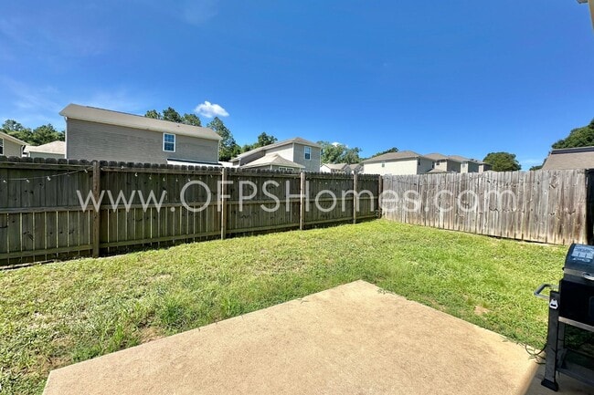 Building Photo - 454 Eisenhower Dr